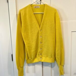 Pebble beach of California xl Yellow Cardigan Sweater men’s woman’s ?